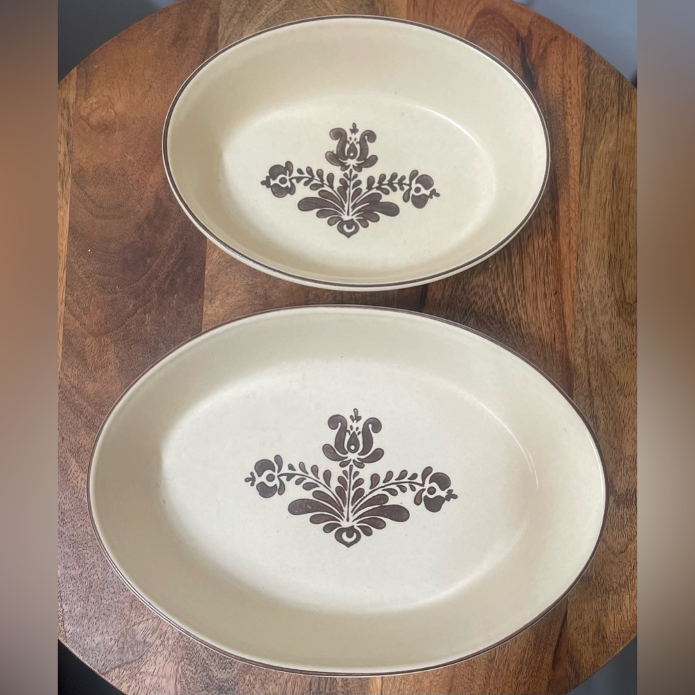 VTG, Pfaltzgraff Village, 6” and 10” Oval Serving Platters (1970s)